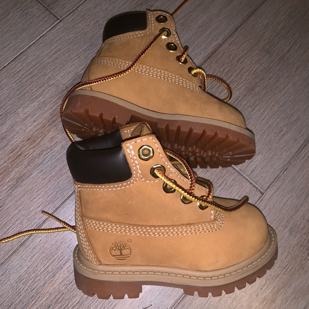 Child timbs size 4c